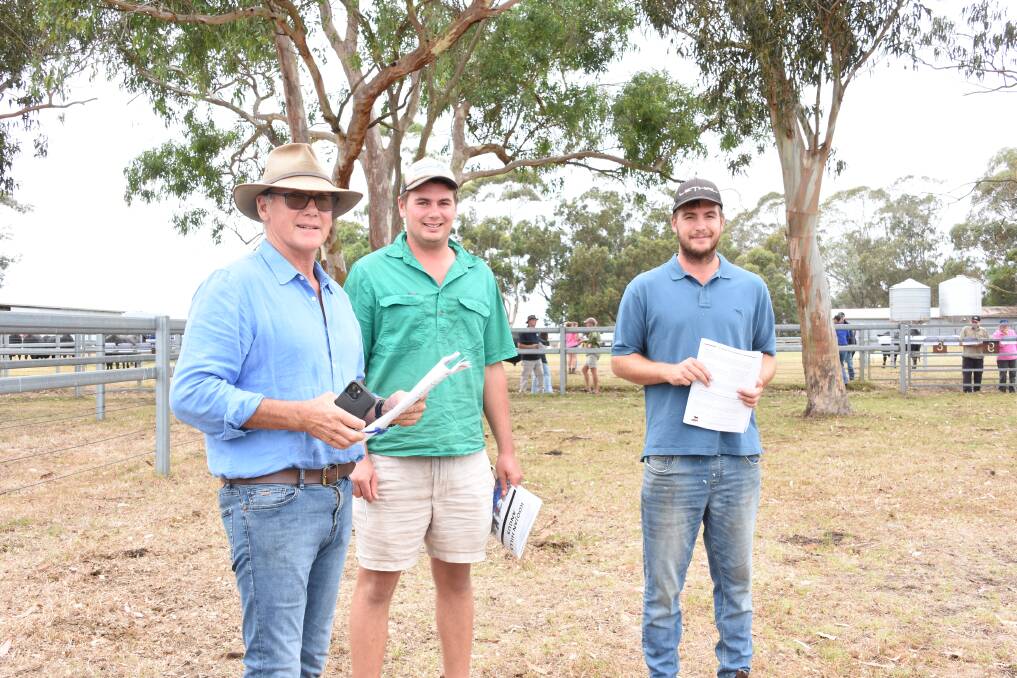 David (left), Fred and Will Roe, Benalong Grazing, Gingin, purchased the top-priced Koojan Hills Angus yearling bull in the sale at $11,000 along with another yearling bull at $10,000.