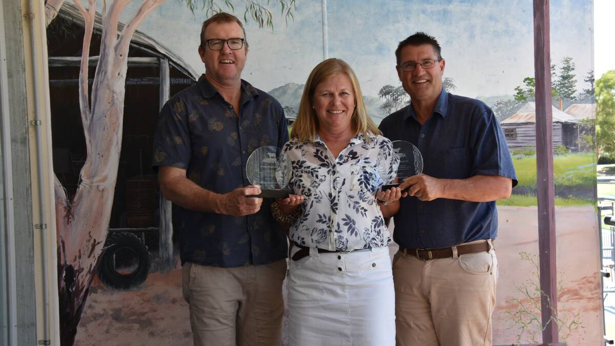 There were two Angus Australia 25 year membership awards handed out at the meeting by WA Angus Society chairperson Liz Sudlow and they went to Alcoa Farmlands, Wagerup and Pinjarra and Richard Davy, Windi Windi Pastoral, Mettler. Coonamble co-principal Craig Davis (left), Bremer Bay, accepted Mr Davy's award while Koojan Hills co-principal Richard Metcalfe, Manypeaks, accepted the award for Alcoa Farmlands, which has been a long time client of the stud.