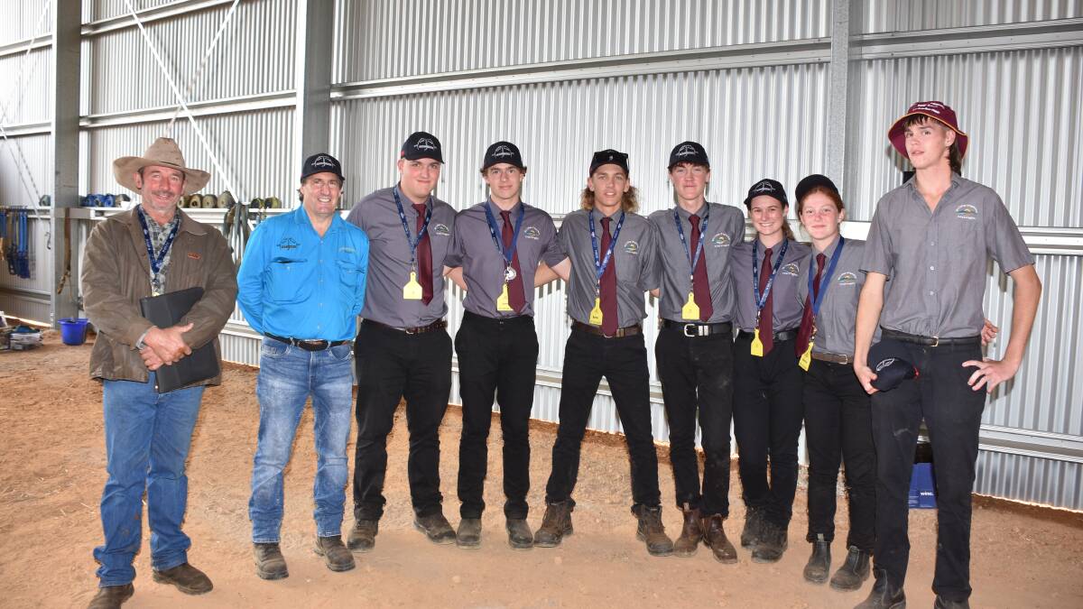Steve Moir (left), who spoke on the day about stock handling and Gate 2 Plate Challenge treasurer David Bickford with WA College of Agriculture, Narrogin, students Cobus De Bruin, Jamie Meehan, Bailey Greenwood, Phillip Wiehl, Kayla George, Natalie Bradford and Brodie Hills.