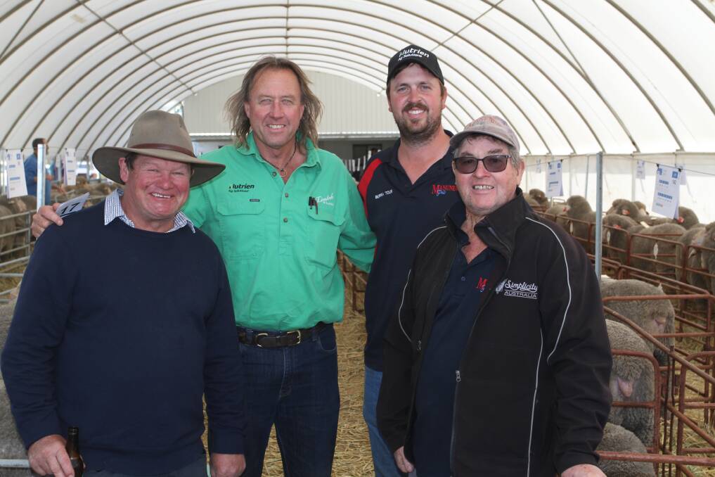 Peter Whitfield (left), CB & CA Whitfield & Son, Konnongorring and Rick Innes (right), Innes & Co, Kellerberrin, were among the volume buyers at the Manunda sale, with teams of 15 rams and 11 rams respectively. Following the event, they caught up with Livestock & Land, Nutrien Livestock, Cunderdin principal Rex Luers and Manunda stud co-principal Luke Button.
