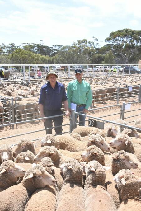 With the $222 second top-priced line at Corrigin sold by the Guinness family, AM & MA Guinness, Corrigin, were vendor Tony Guinness (left) and Nutrien Livestock, Wickepin/Kulin/Corrigin agent Ty Miller. The line of 311 July shorn, Rutherglen blood, 1.5yo ewes were purchased by Elders, Gnowangerup representative James Culleton.
