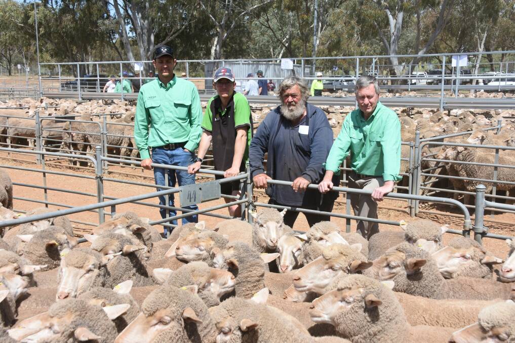 In the Wickepin leg of the sale the Elson family, RJ & SM Elson, Yealering, dispersed their ewe flock based on Rutherglen bloodlines. With one of their lines of 1.5yo ewes which sold for $217 were Nutrien Livestock, Wickepin/Kulin/Corrigin agent Ty Miller (left), Quinlan Dungey, who works for the Elsons, vendor Rick Elson and Nutrien Wool representative Warren Miller.